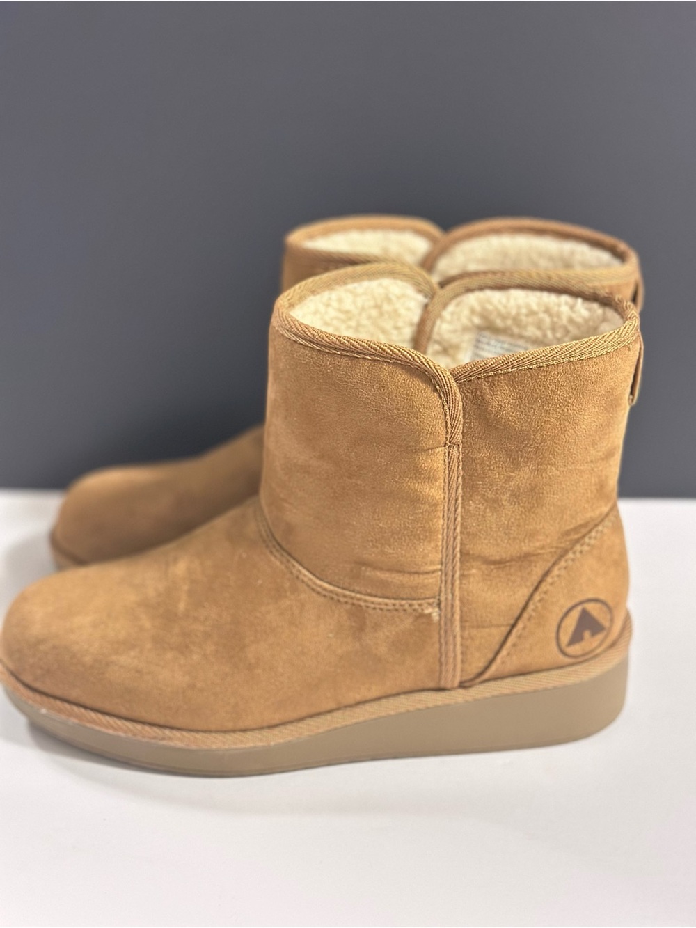 Women's Ankle Booties Chestnut Brown Size 8.5 Comfort travel Shearling Outdoors